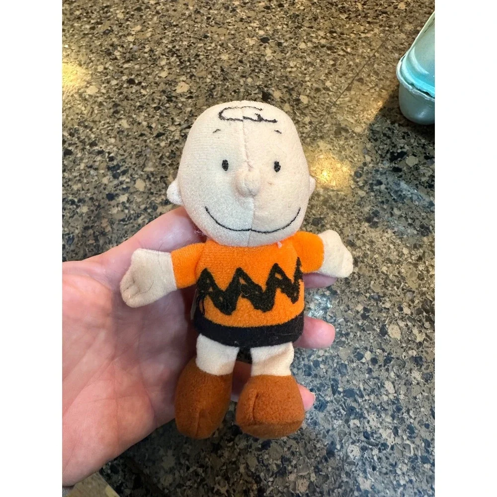 Wendy's Peanuts‎ Gang NICE MINI CHARLIE BROWN 5